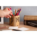 Tölgyfából kézzel készített írószertartó, pillangók