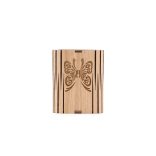 Tölgyfából kézzel készített írószertartó, pillangók