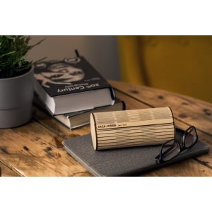 Krea-Wood nyírfából kézzel készült mágneses szemüvegtok, natúr színben
