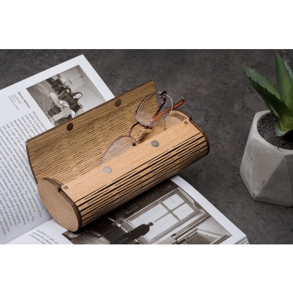 Krea-Wood tölgyfából kézzel készült mágneses olvasószemüveg-tok, natúr színben.