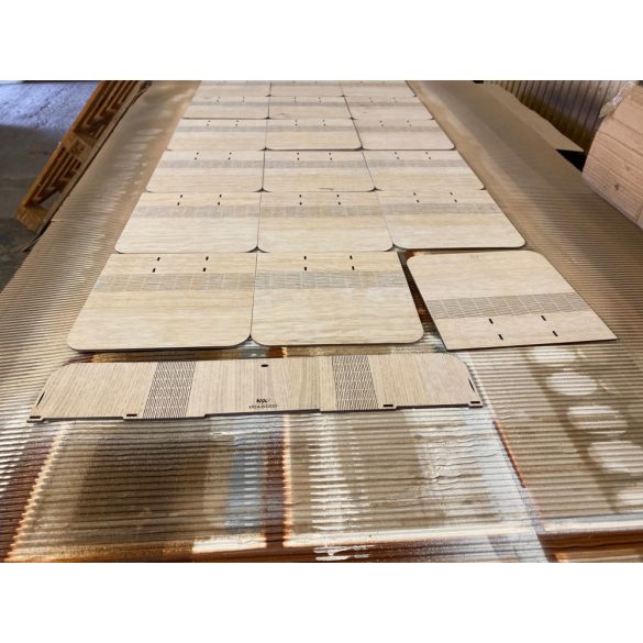 Krea-Wood tölgyfából készült teásdoboz tealevél motívummal, natúr színben